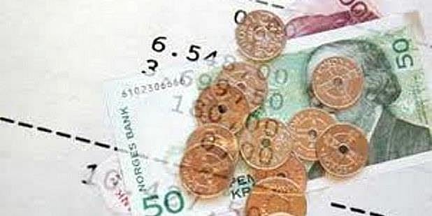 Bildet viser pengesedler og mynter. Illustrasjonsbilde.