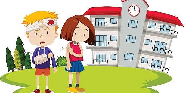 Tegning av gutt og jente med bandasje foran skole. 