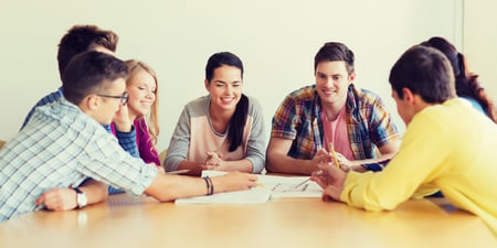 Gruppe av studenter - FOTO