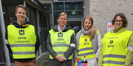 Martin Øystese, Bergljot Utstrand, Tuva Schanke og Sidsel Holiman er alle medlemmer i Utdanningsforbundet, og står streikevakt utenfor lærerutdanningen ved NTNU
