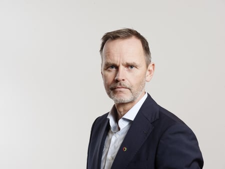 Nærbilde av Thom Bjørnar Jambak, 2. nestleder i Utdanningsforbundet fra 01.01.24. Alvorlig, lukket munn.