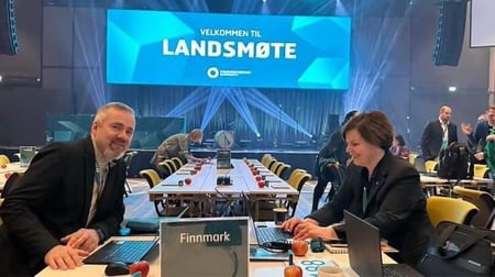 Fylkesledelsen i Utdanningsforbundet Finnmark på dag 1 av Landsmøtet 2023
Fra venstre Leif Pedersen - Fylkesnestleder og Sissel Breie Henriksen - Fylkesleder