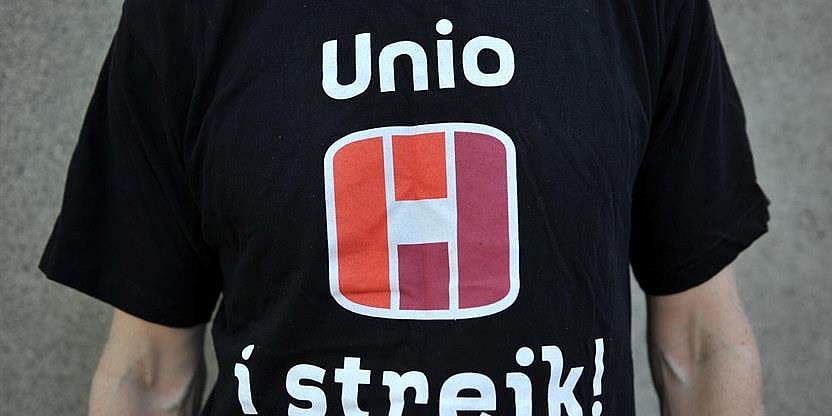 T-skjorte med ordet "streik"